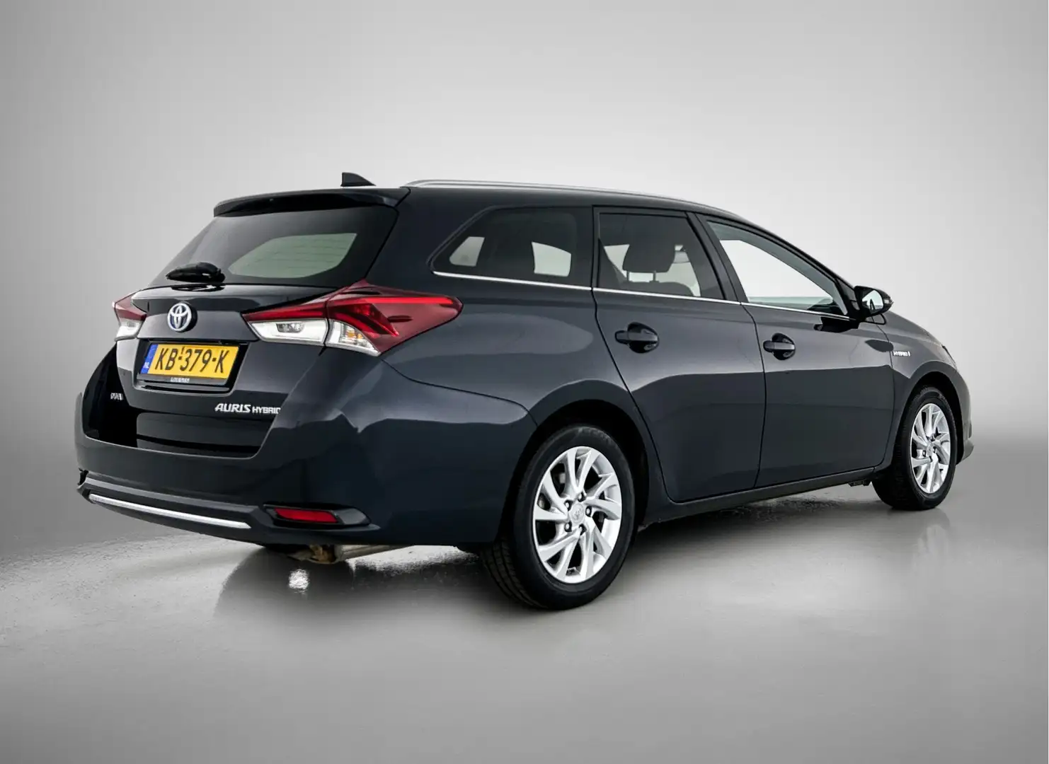 Toyota Auris 1.8 Hybrid Trend | Panoramadak | Navigatie | Camer Grijs - 2