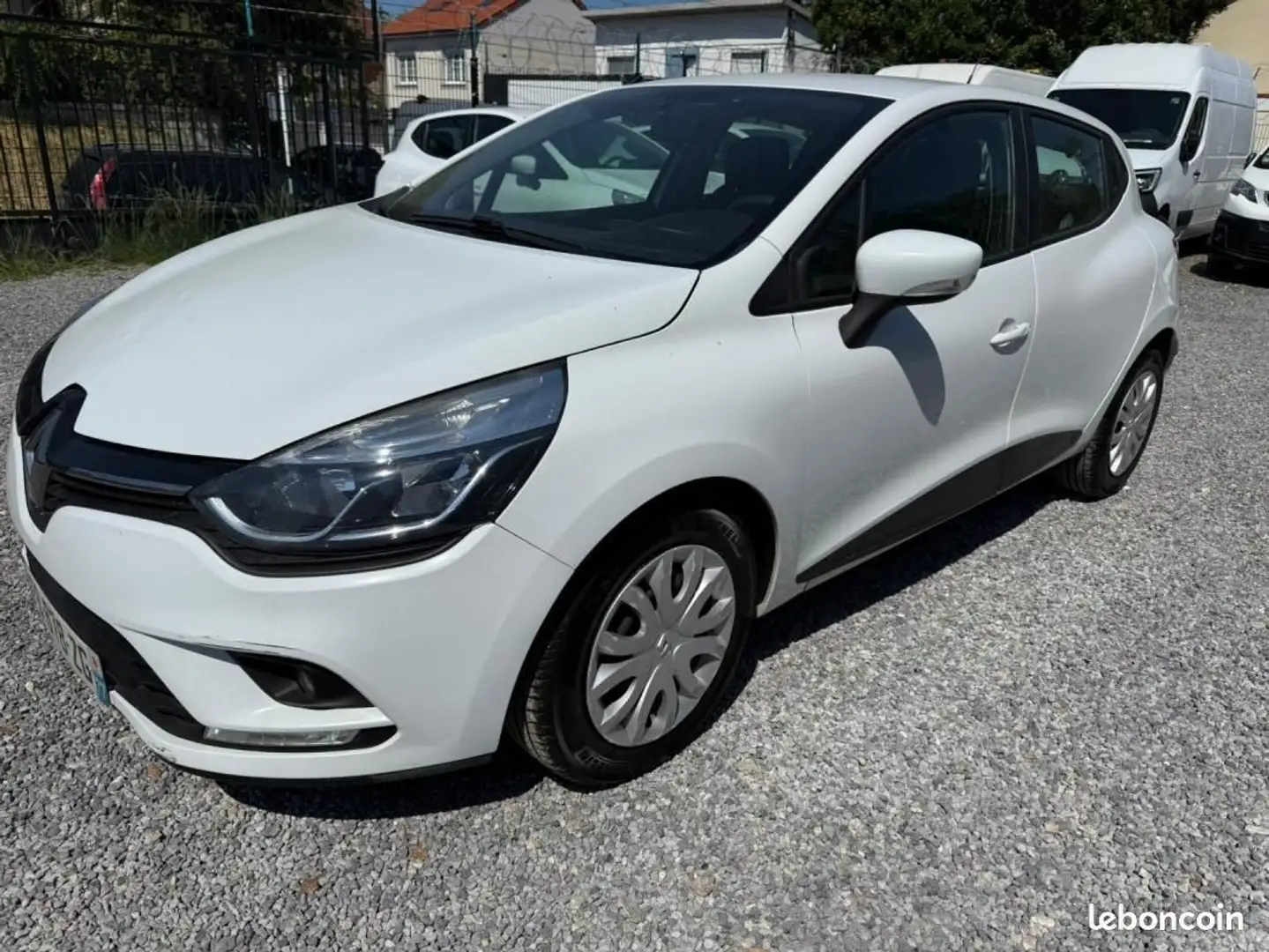Renault Clio IV 1.5 DCI 75 ENERGY AIR MEDIANAV 1 ERE MAIN DISTR Blanc - 1