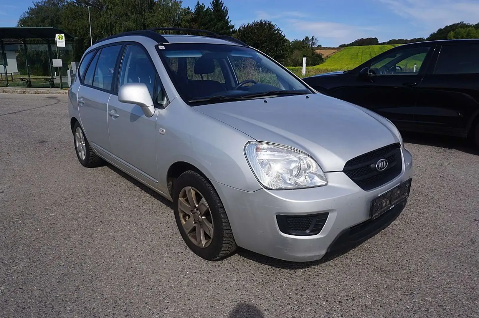 Kia Carens 2,0 CRDi VGT Active Grau - 2