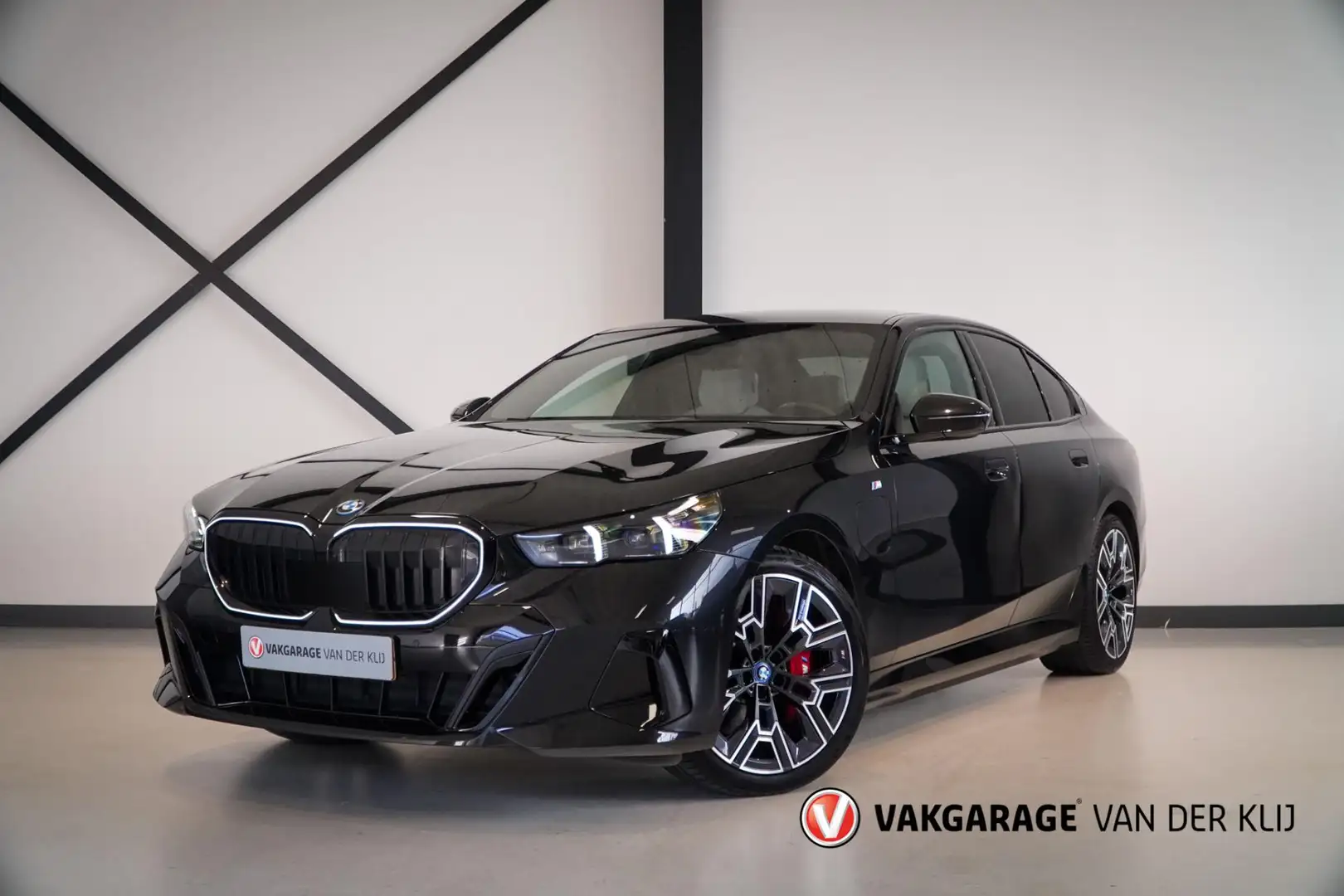 BMW 550 5-serie 550e xDrive M-Sport Pro | Panorama | B&W | Schwarz - 1