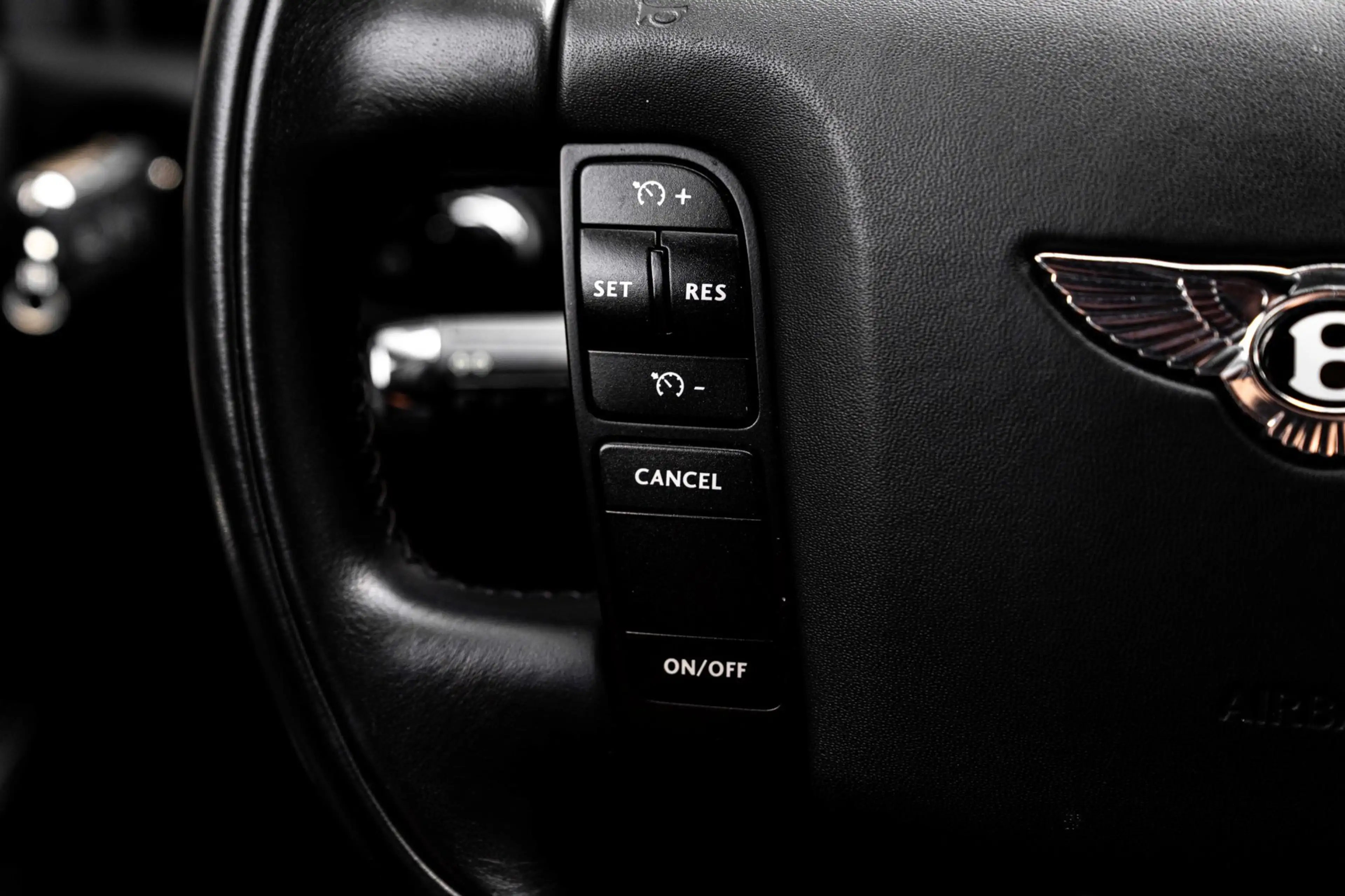 Bentley Flying Spur 4.0 V8 507 PK | Massage | Softclose | Schuifdak | — photo 42