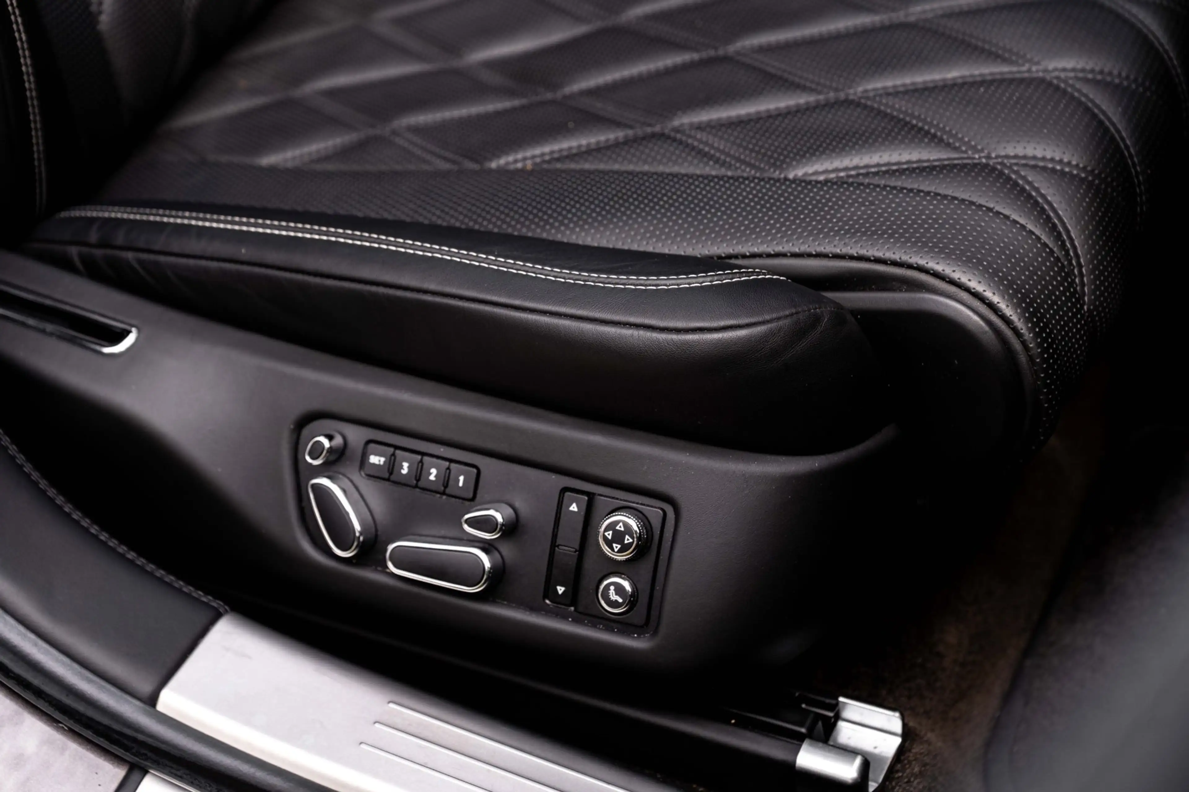 Bentley Flying Spur 4.0 V8 507 PK | Massage | Softclose | Schuifdak | — photo 14