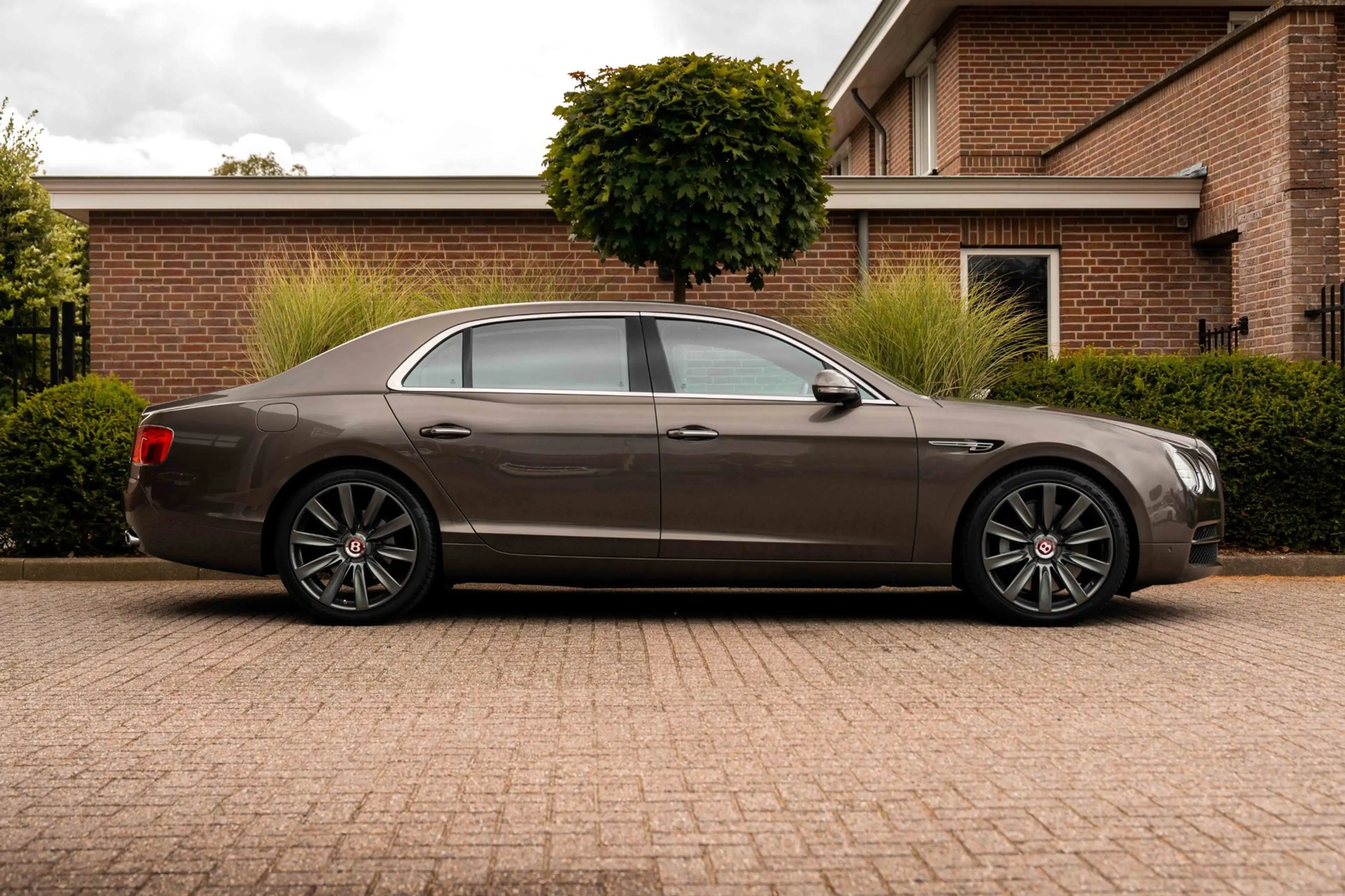 Bentley Flying Spur 4.0 V8 507 PK | Massage | Softclose | Schuifdak | — photo 4