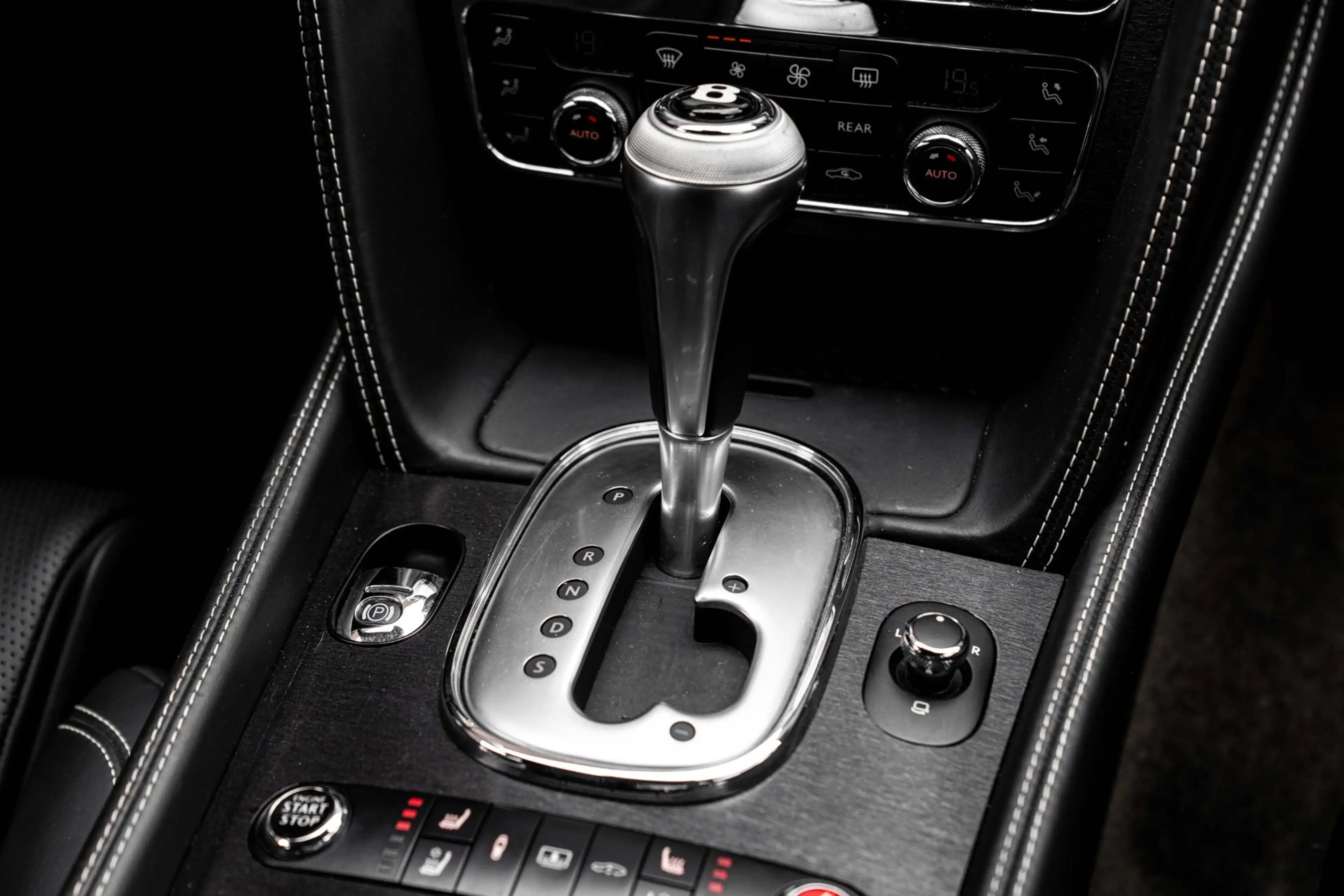 Bentley Flying Spur 4.0 V8 507 PK | Massage | Softclose | Schuifdak | — photo 29