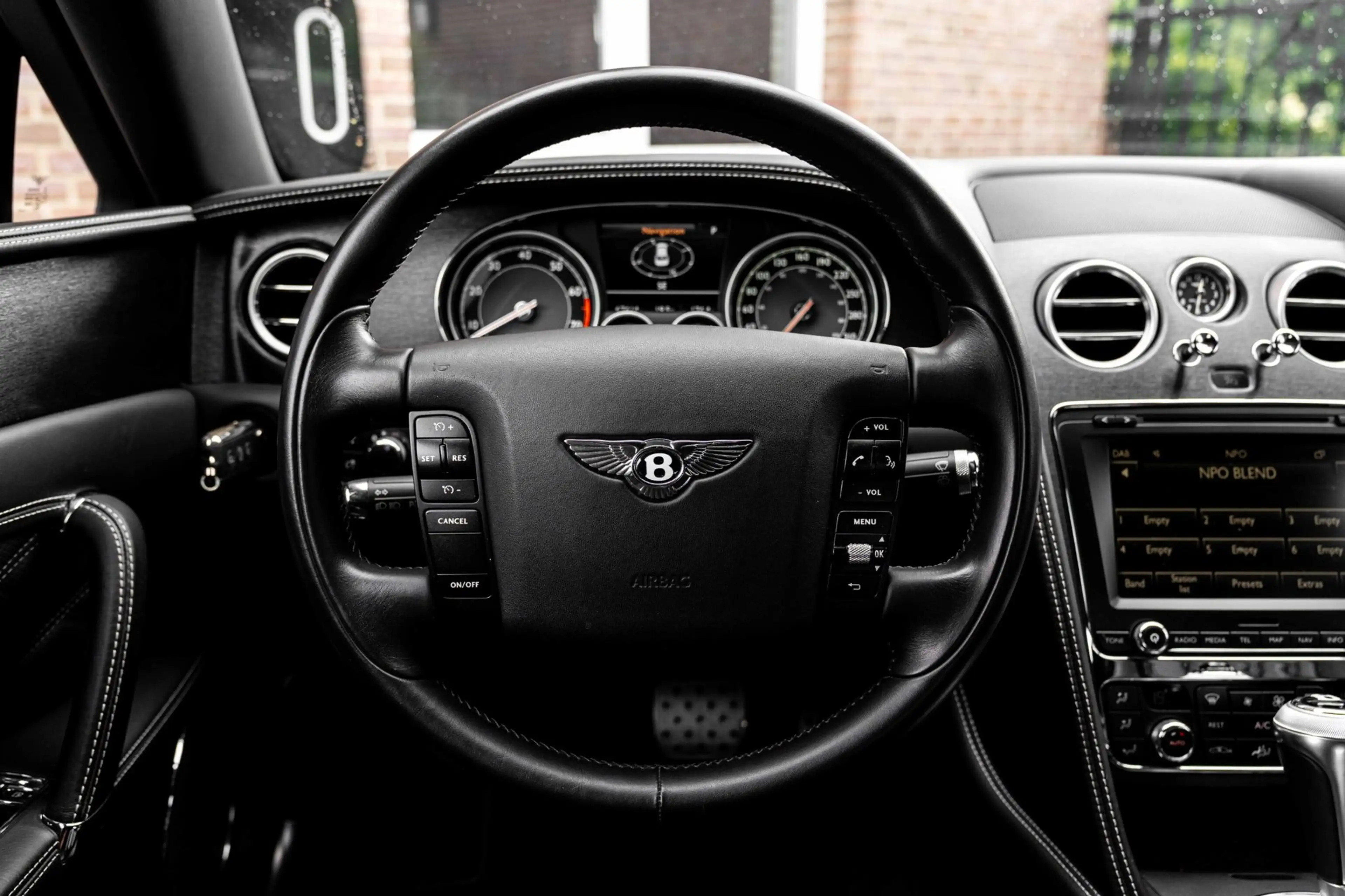 Bentley Flying Spur 4.0 V8 507 PK | Massage | Softclose | Schuifdak | — photo 21