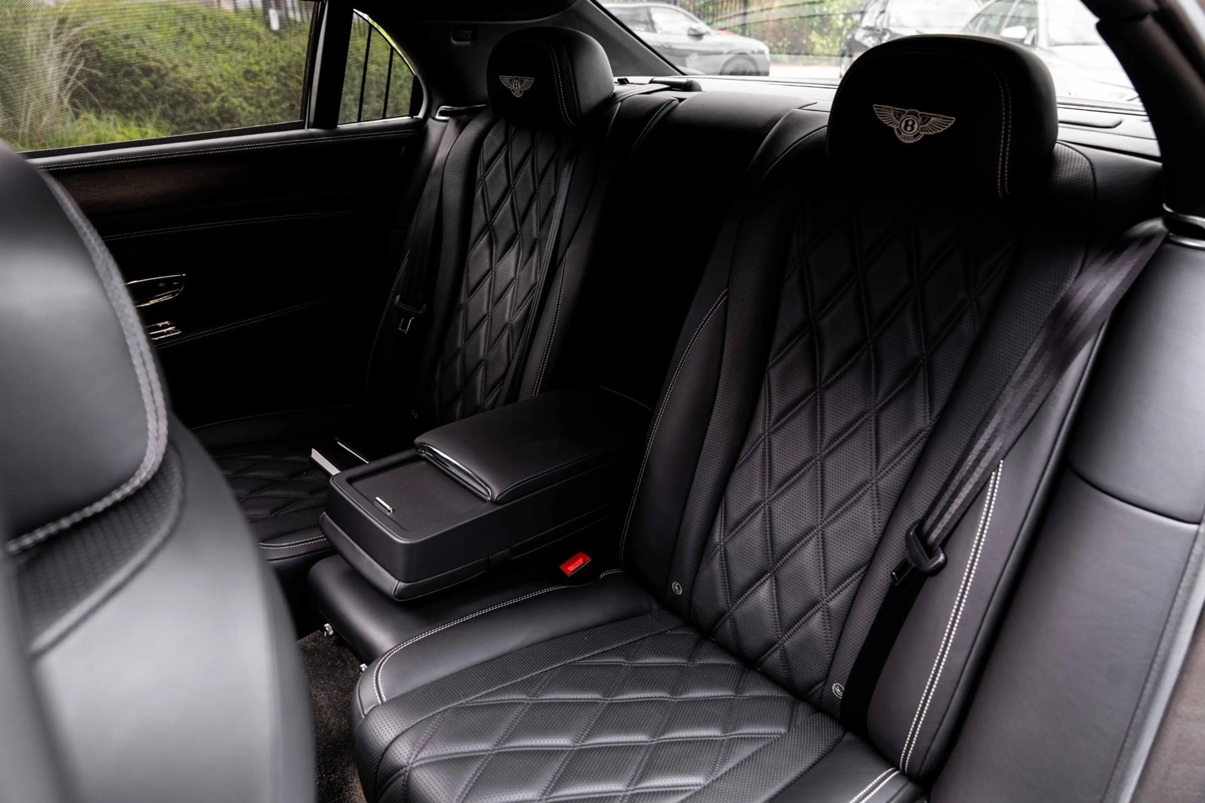 Bentley Flying Spur 4.0 V8 507 PK | Massage | Softclose | Schuifdak | — photo 17