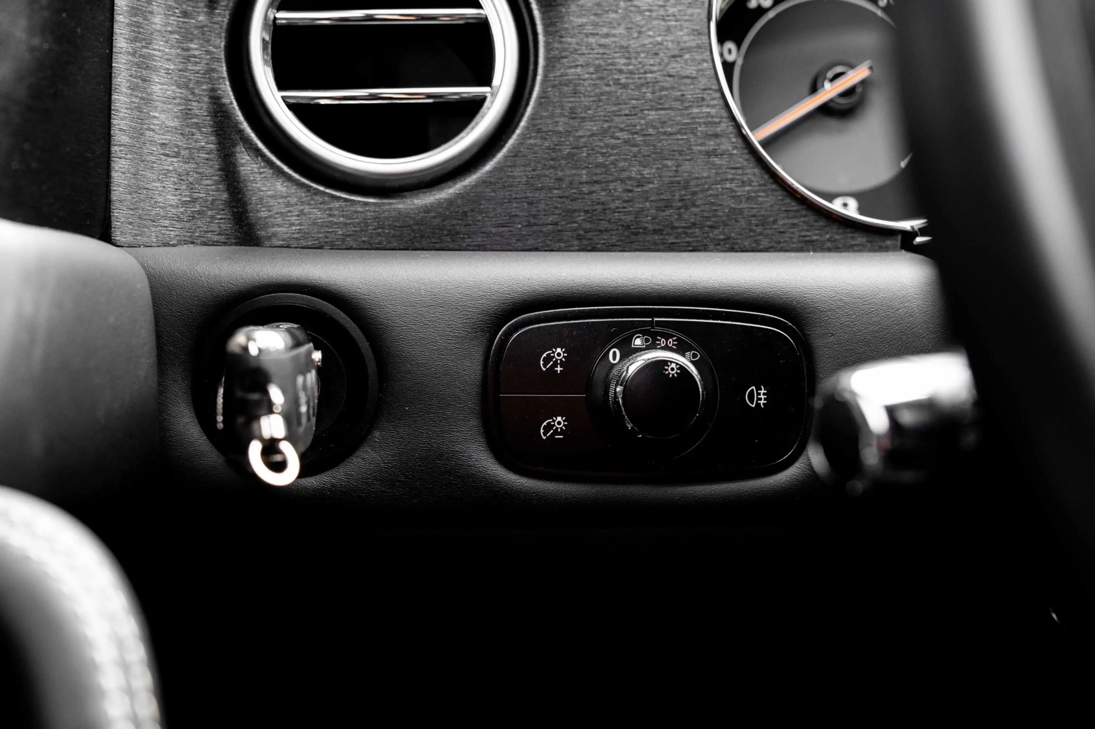 Bentley Flying Spur 4.0 V8 507 PK | Massage | Softclose | Schuifdak | — photo 45