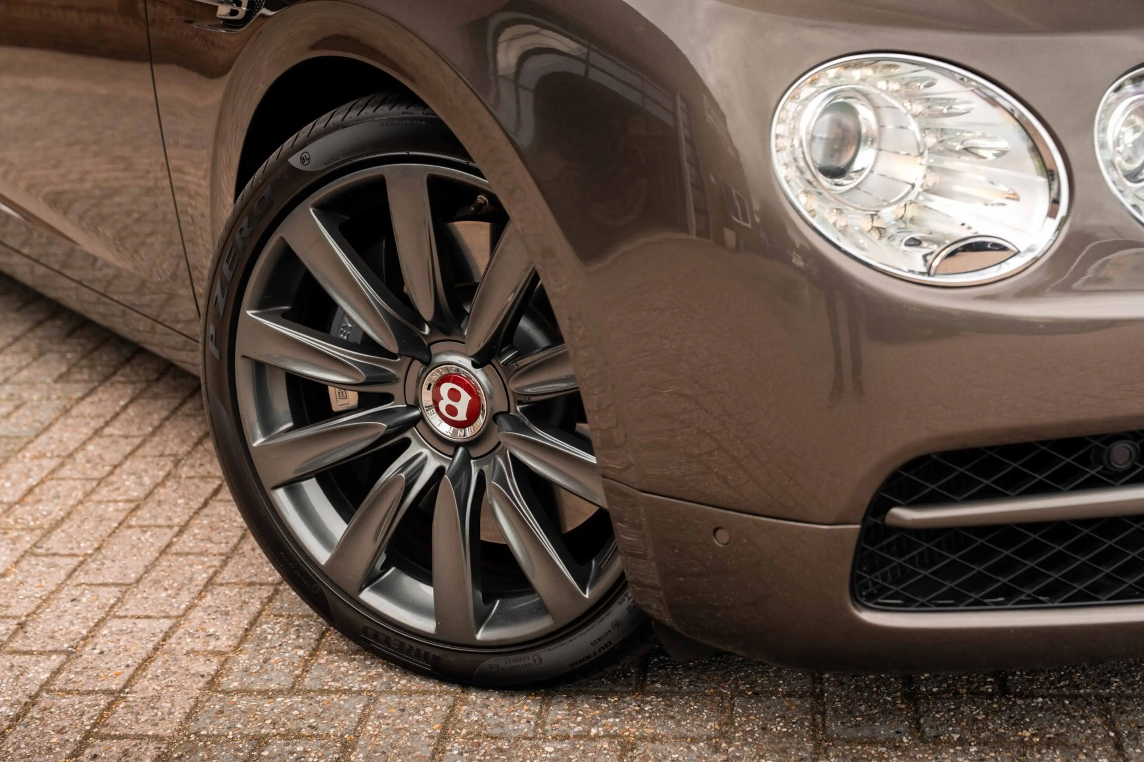 Bentley Flying Spur 4.0 V8 507 PK | Massage | Softclose | Schuifdak | — photo 3