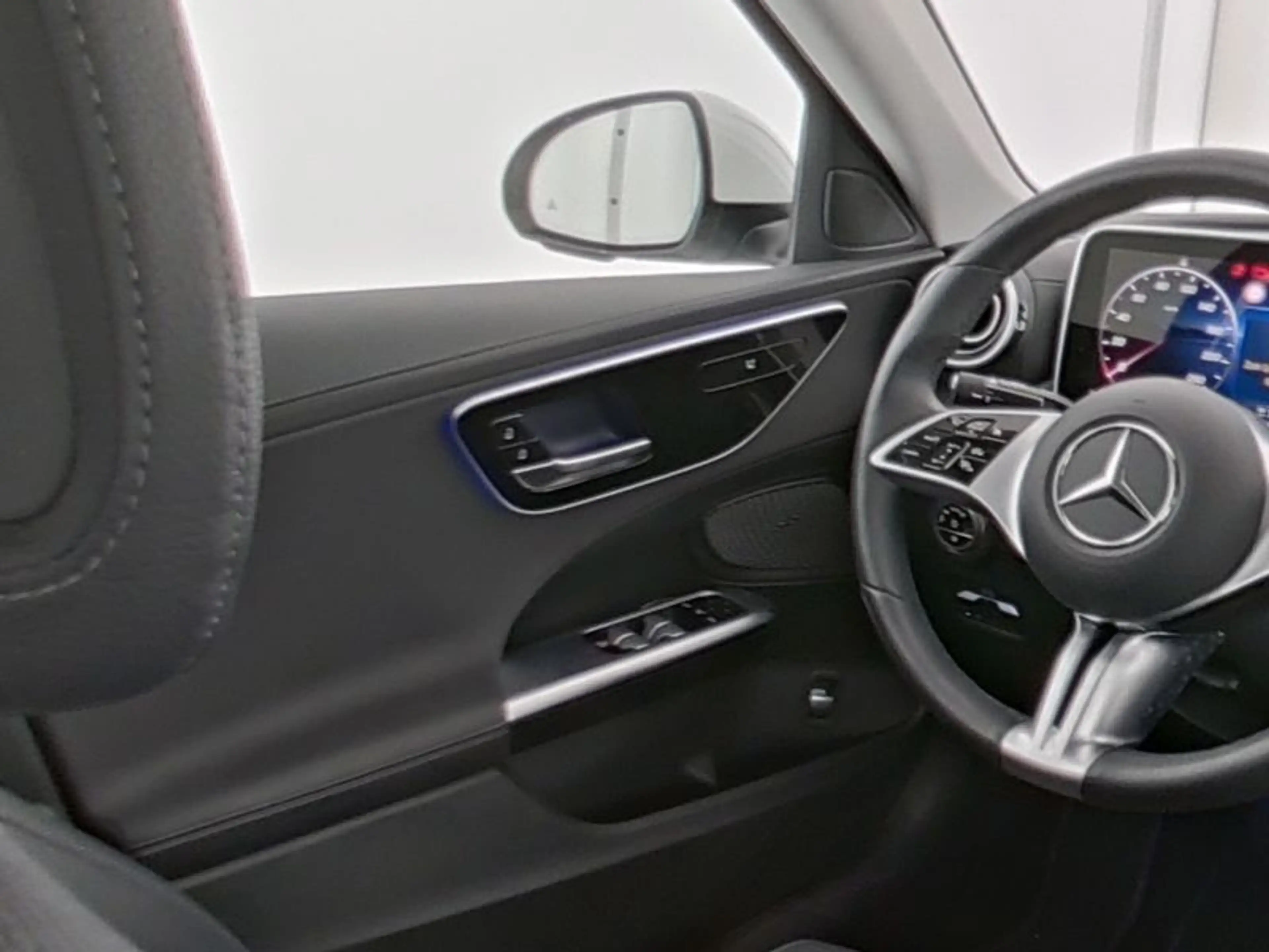 Mercedes-Benz C 180 AVANTGARDE|AMBI|MBUX|SHZ|360°|AHK|DISTR|LM — photo 9