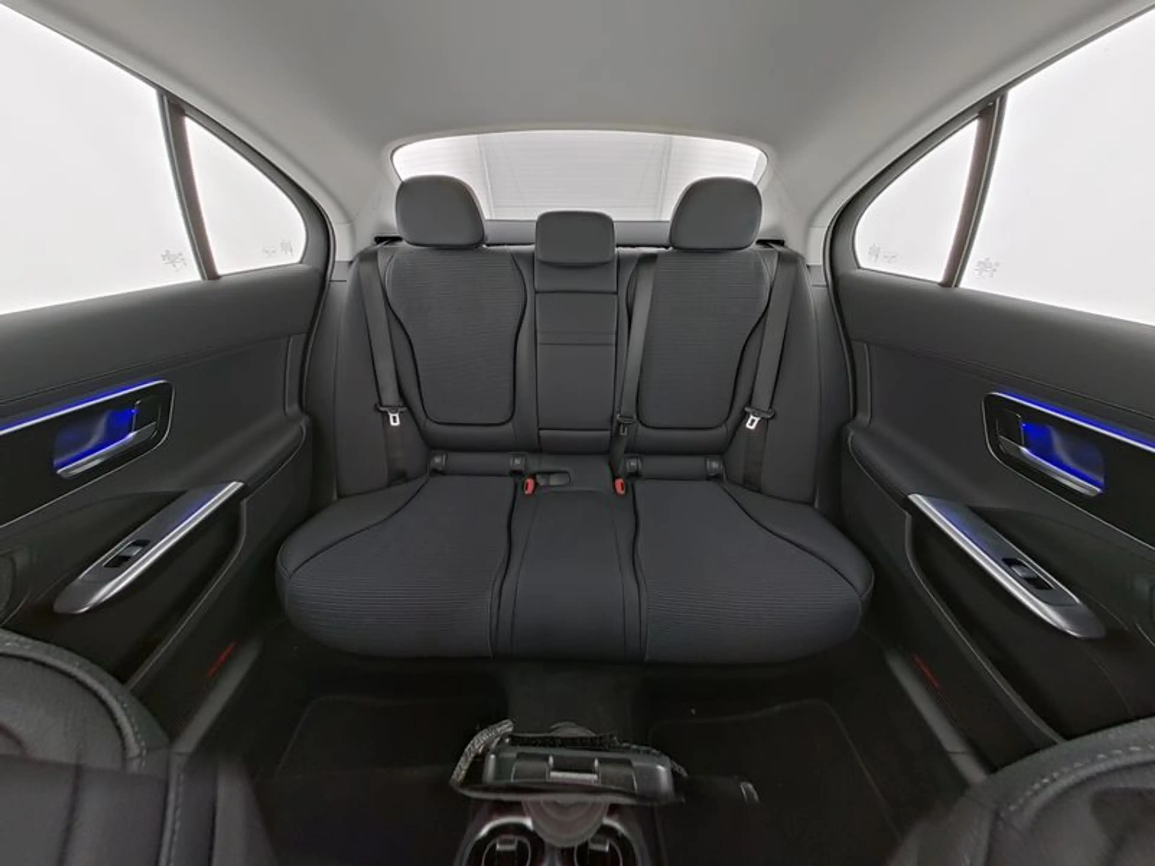 Mercedes-Benz C 180 AVANTGARDE|AMBI|MBUX|SHZ|360°|AHK|DISTR|LM — photo 8