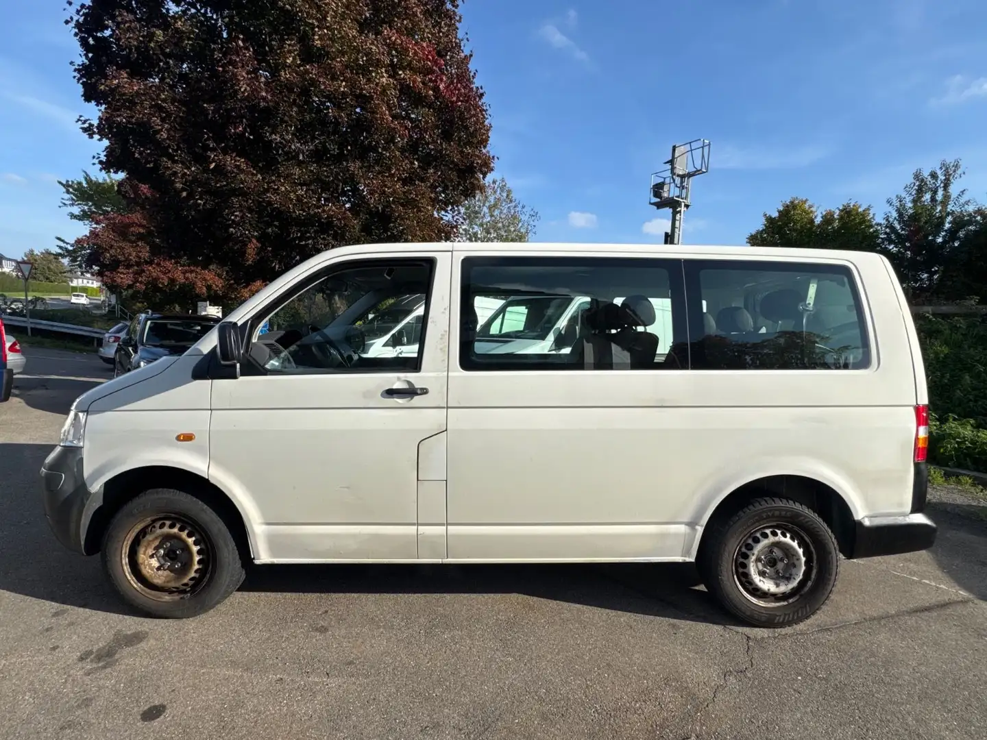 Volkswagen T5 Transporter Kombi Kombi 4Motion*9Sitzer*AHK* Grau - 2