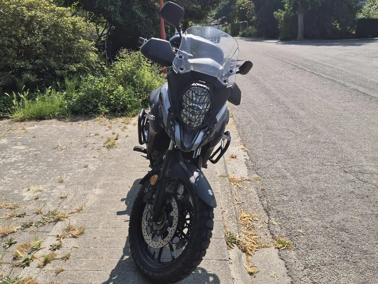 Suzuki V-Strom 650 Grijs - 2