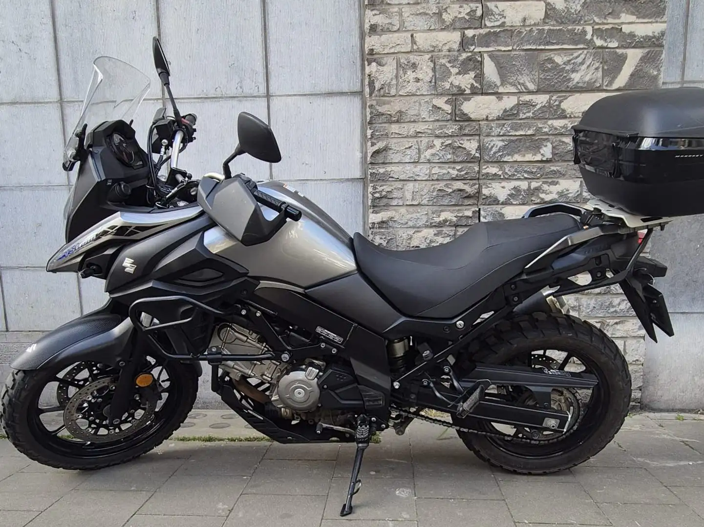 Suzuki V-Strom 650 Grijs - 1