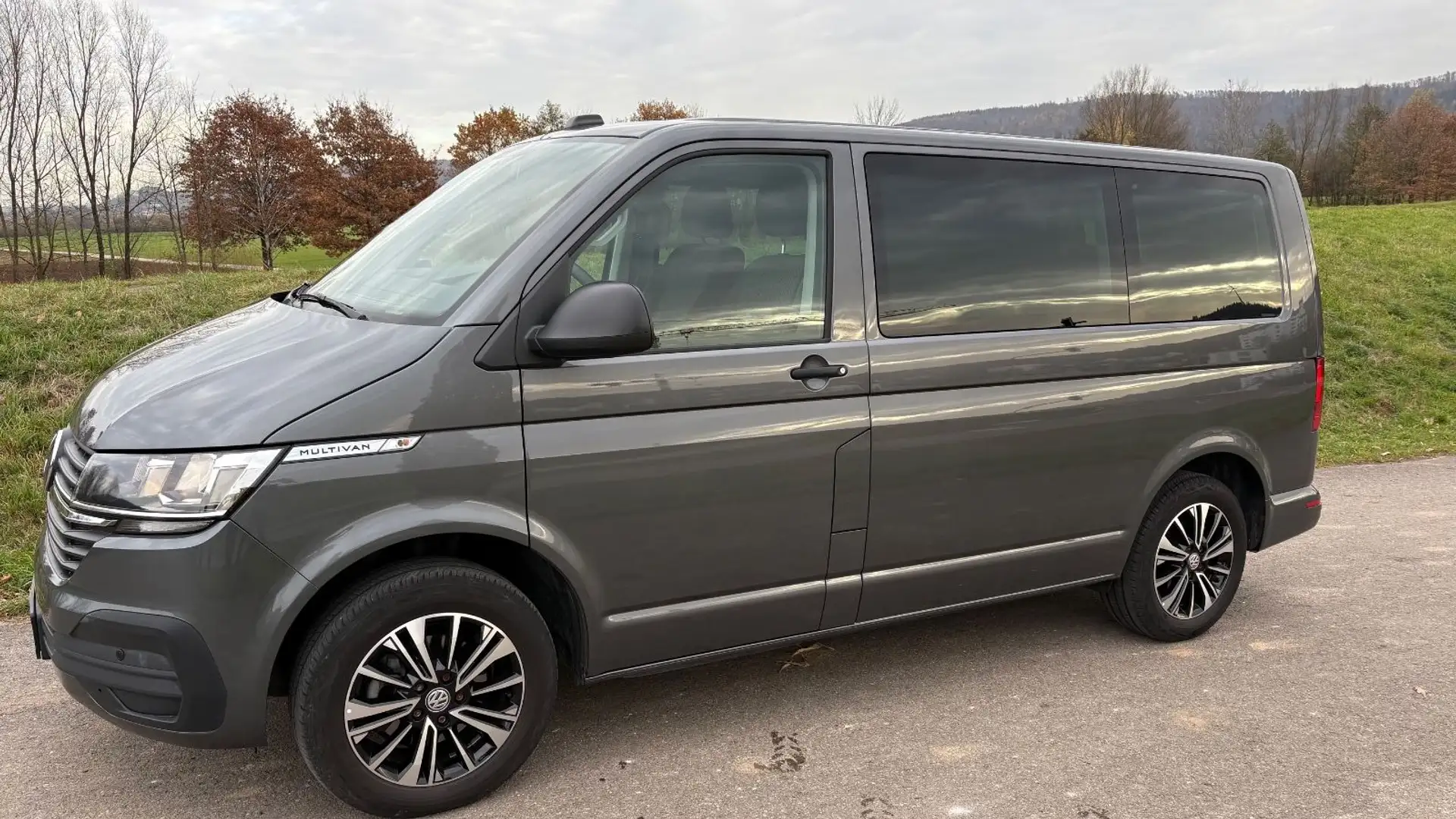 Volkswagen T6 Multivan T6.1 Multivan 2.0 TDI DSG Family Grau - 1