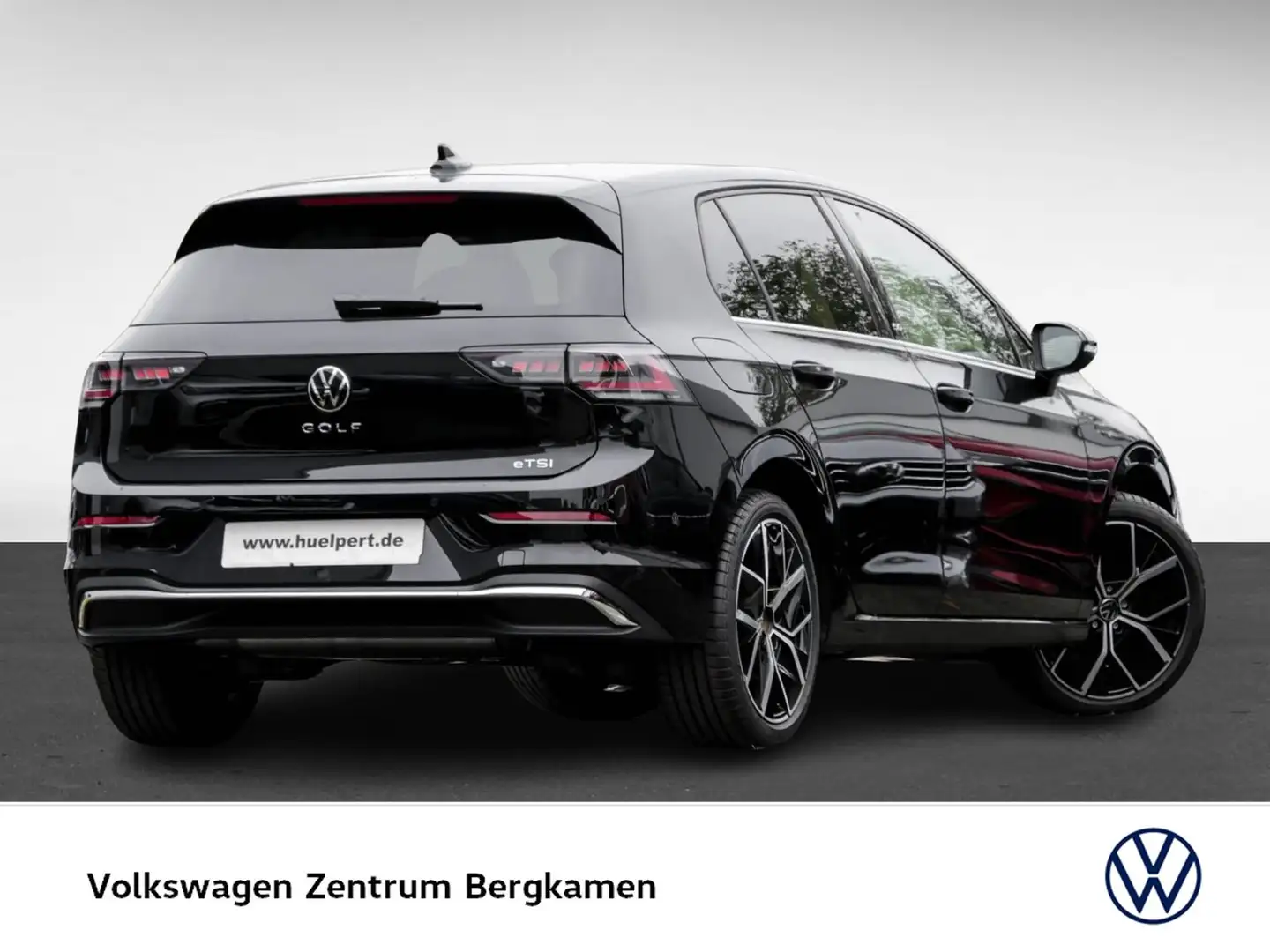 Volkswagen Golf VIII 1.5 eTSI EDITION 50 PANO CAM ACC LM18 Schwarz - 2