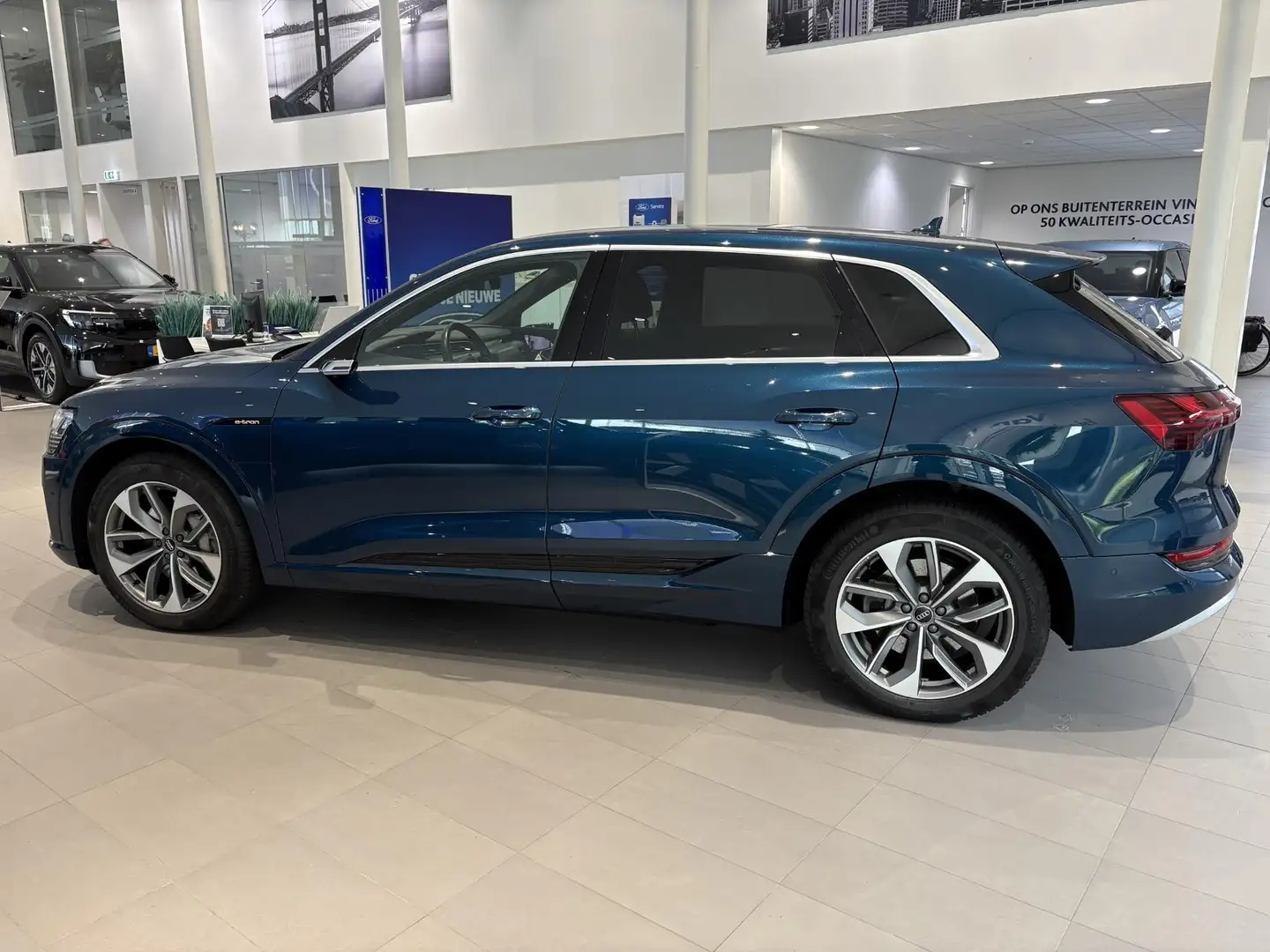 Audi e-tron e-tron 55 quattro advanced 95 kWh | PANORAMADAK | Bleu - 2