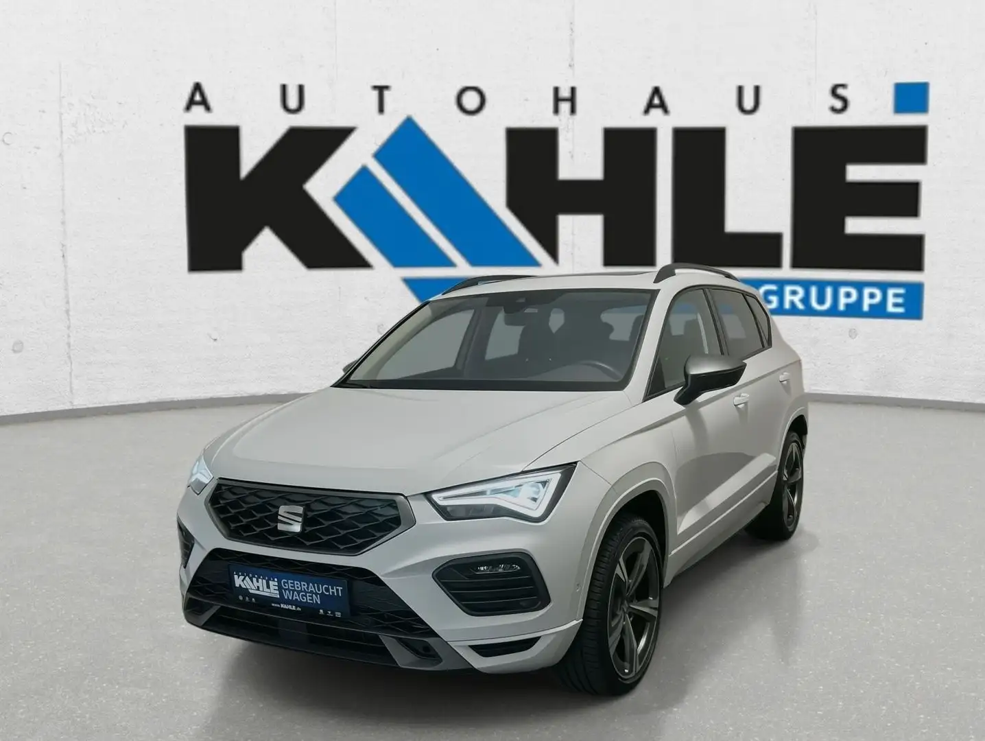 SEAT Ateca 2.0 TDI 4Drive DSG FR Navi AHK Panorama LED DCC AC Weiß - 1