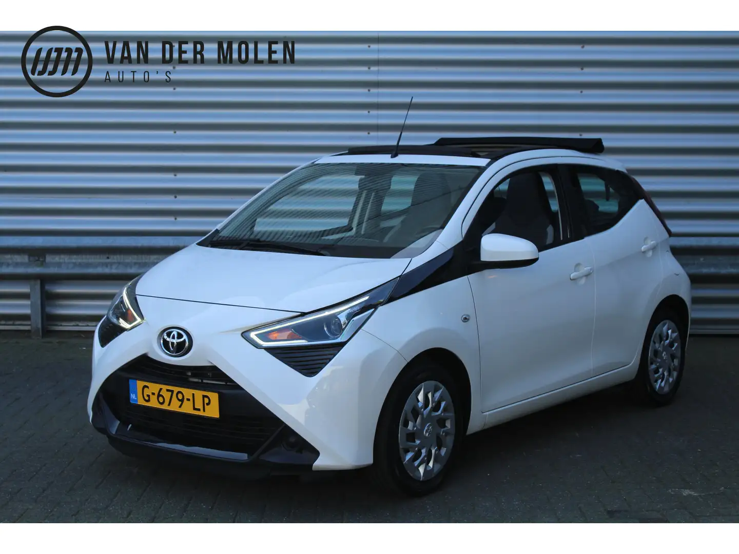 Toyota Aygo 1.0 VVT-i 73pk x-play limited Cabrio NL-Auto NAP 1 Wit - 1