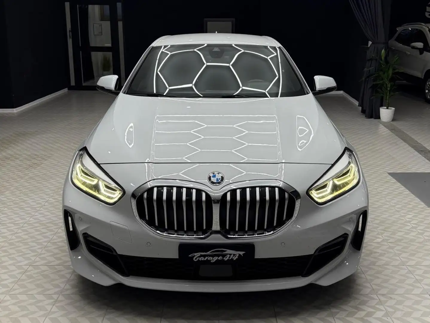 BMW 118 Serie 1 F40 118d Msport auto Weiß - 2