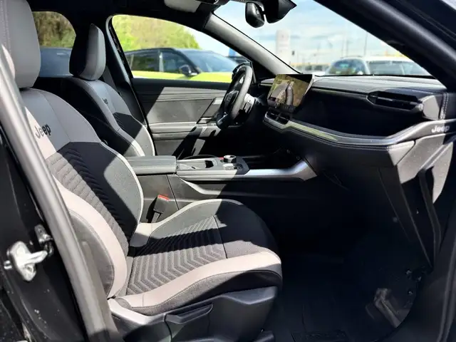 Jeep Compass view 13