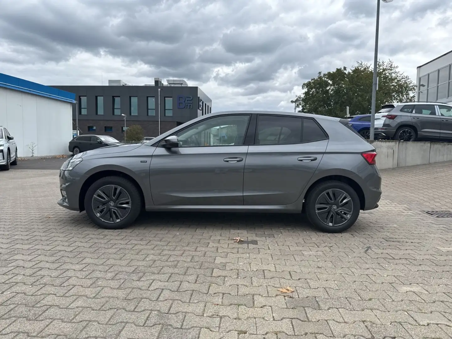 Skoda Fabia 1.0 TSI Tour *LED *Rückfahrkamera Klima Gris - 2