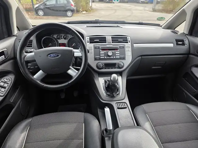 Ford C-Max view 11