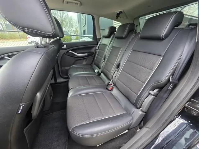 Ford C-Max view 7
