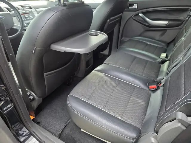 Ford C-Max view 9