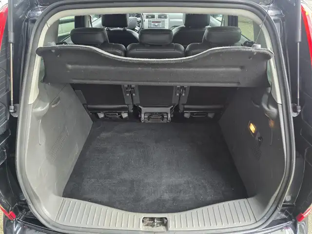 Ford C-Max view 8
