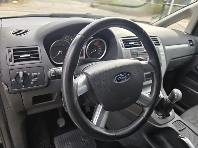 Ford C-Max view 12