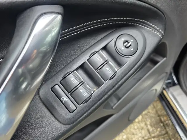 Ford C-Max view 10
