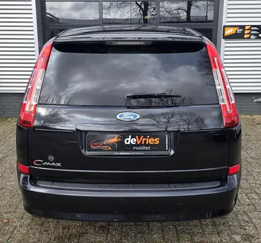 Ford C-Max view 5