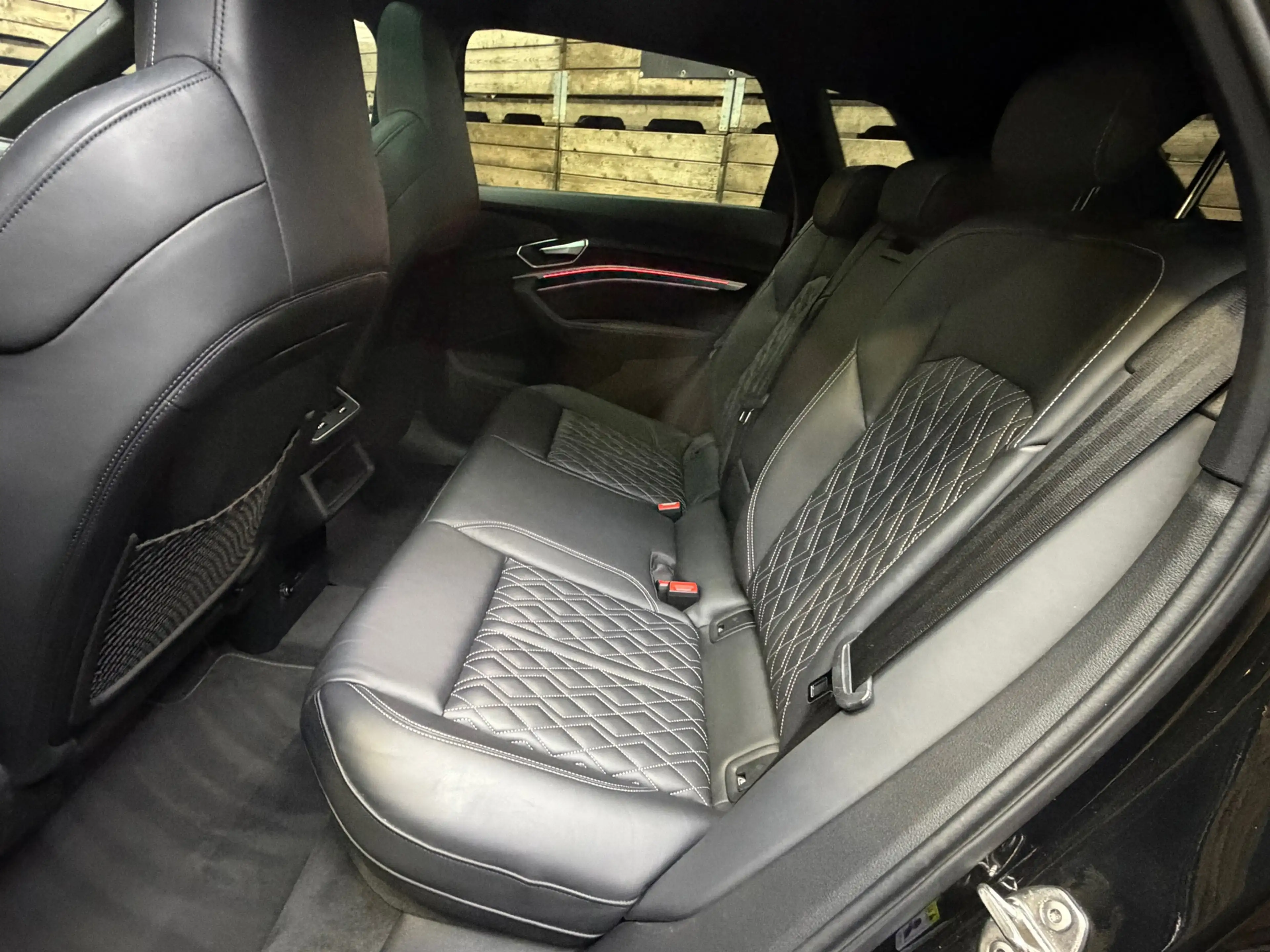 Audi Q8 e-tron SQ8 50 quattro S Edition 95 kWh,21"LM, Pano, Adapt — photo 6