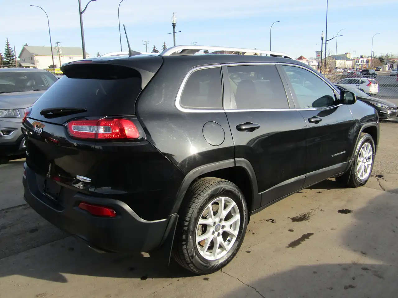 Jeep Cherokee снимка Jeep Cherokee