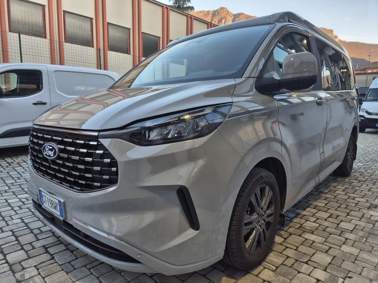 Ford Tourneo PANAMA P10 PLUS  4WD Gris - 2