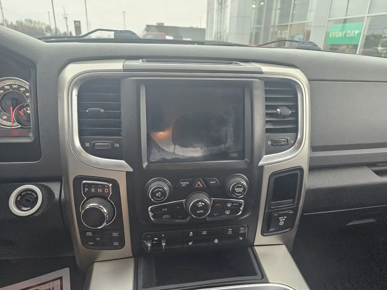 RAM 1500 снимка RAM 1500