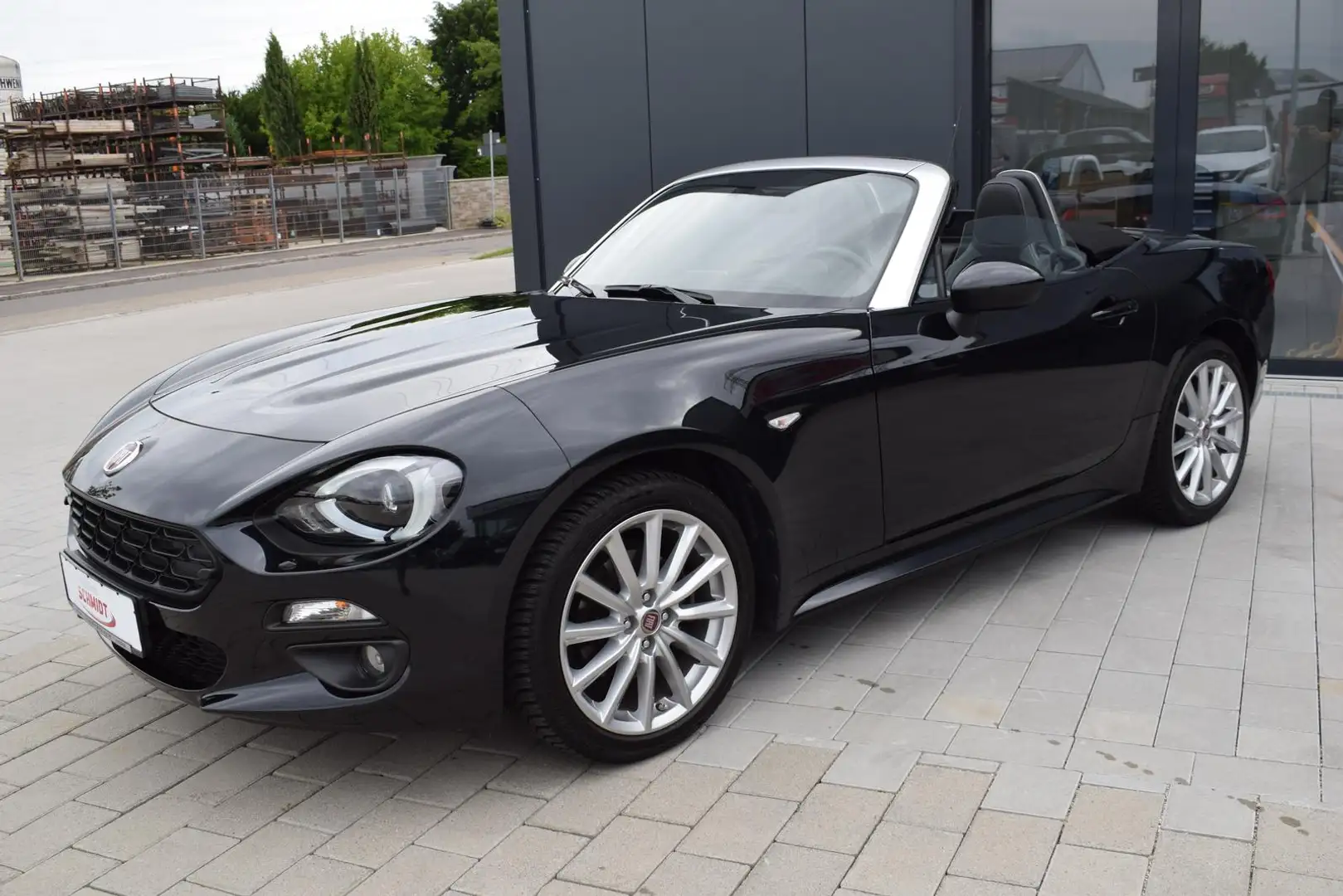 Fiat 124 Spider Lusso Premium/LED Fekete - 2