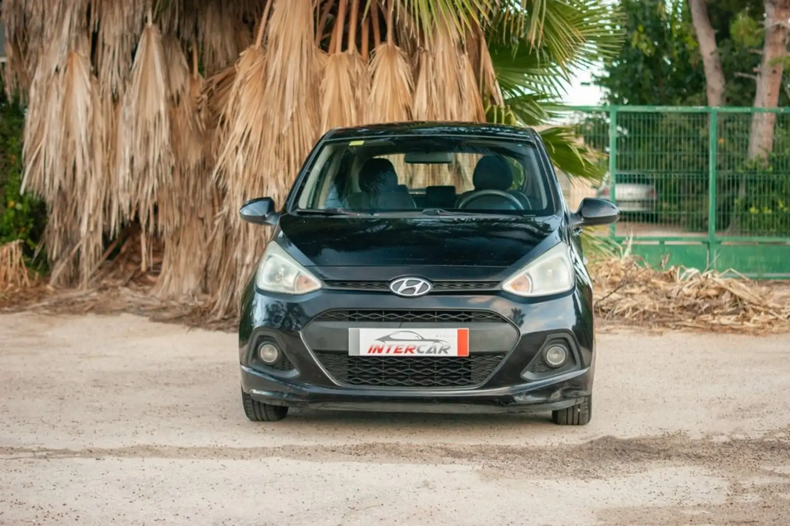 Hyundai i10 1.0 Essence Negro - 2