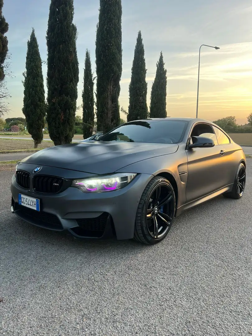 BMW M4 Coupe 3.0 dkg siva - 2