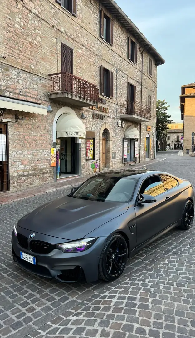 BMW M4 Coupe 3.0 dkg siva - 1