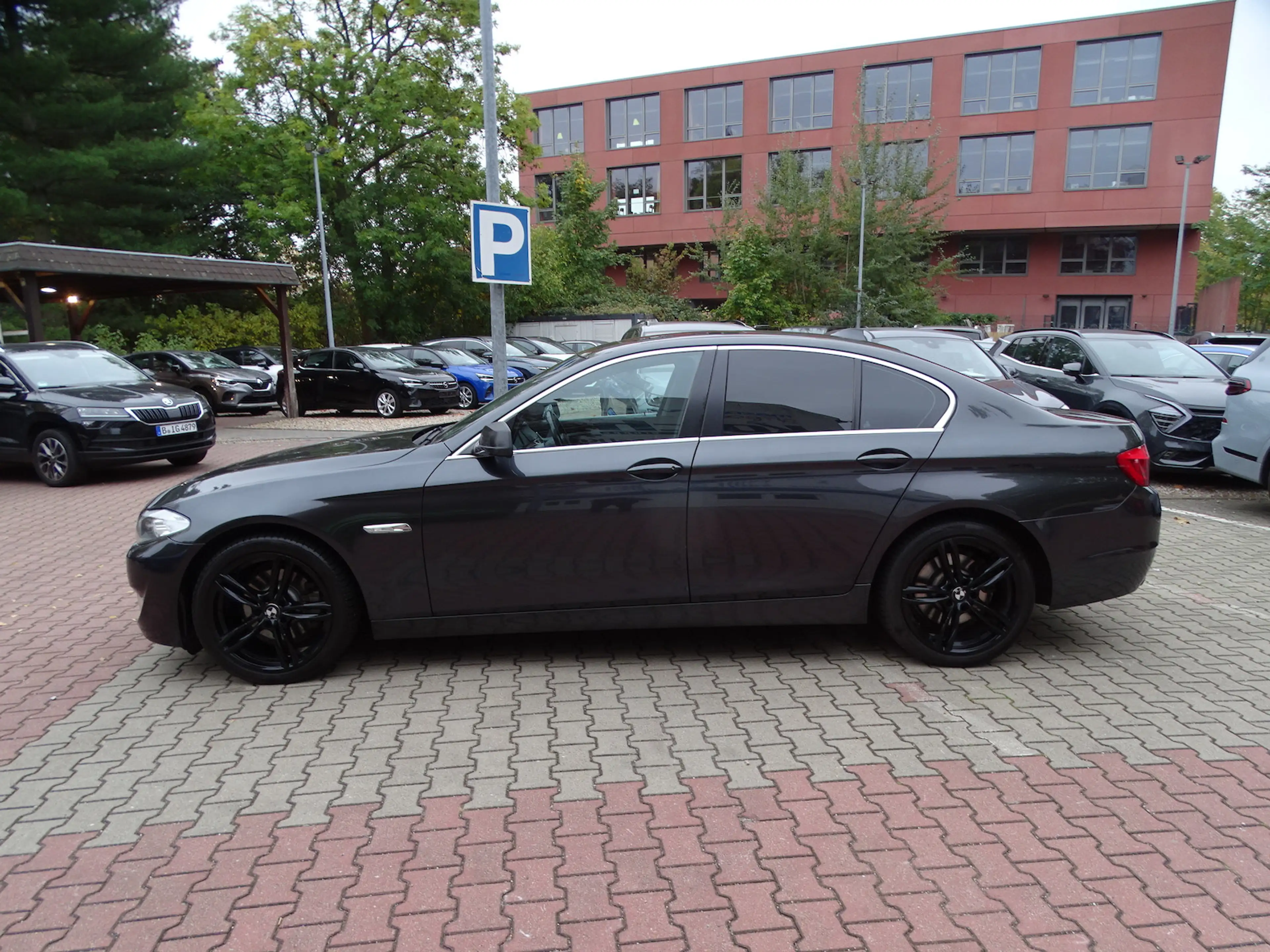 BMW 523 Limousine — photo 2