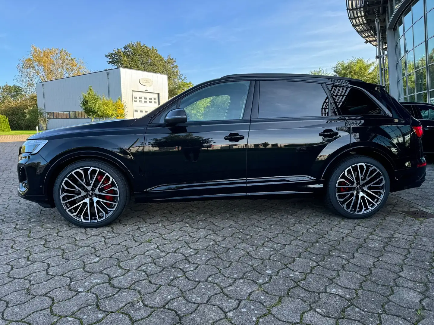 Audi SQ7 4.0 TFSI Quattro *NEW* Carbon/Pano/Allradlenkung Černá - 2