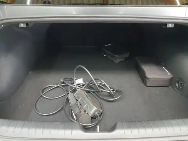 Hyundai Ioniq view 15