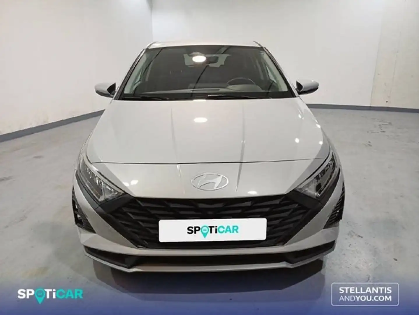 Hyundai i20 1.2 MPI Klass Gris - 2