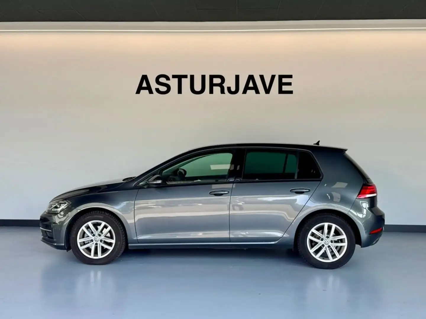 Volkswagen Golf Advance 2.0 TDI 110kW 150CV DSG Gris - 1