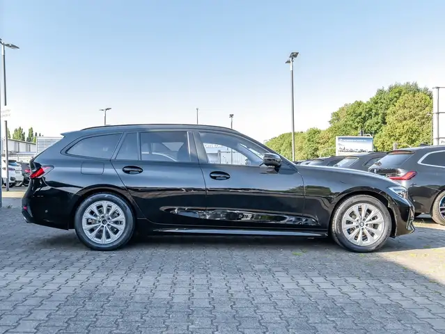 BMW 3 Series view 10