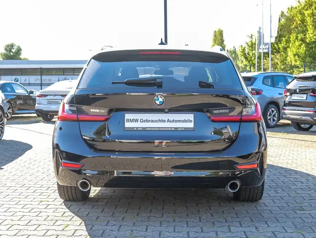 BMW 3 Series view 11