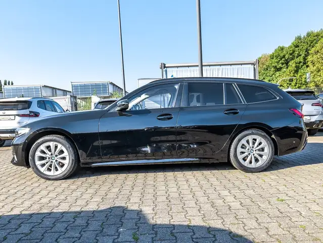 BMW 3 Series view 9
