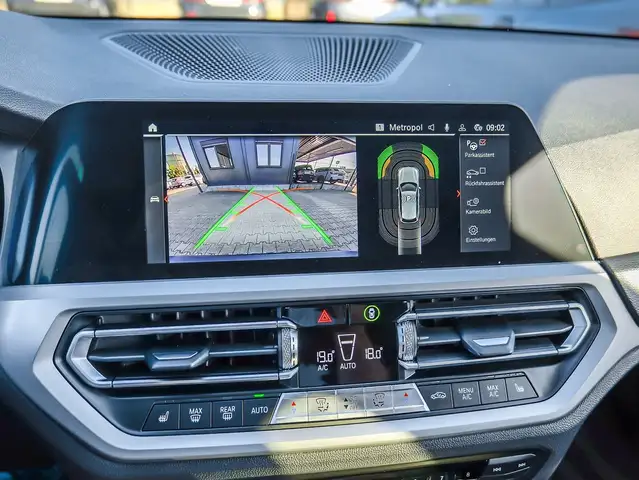 BMW 3 Series view 13