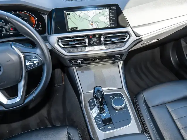 BMW 3 Series view 15